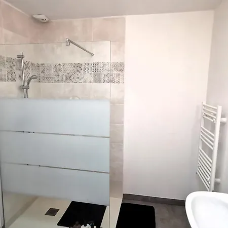 Alizes Abba - 500m De La *