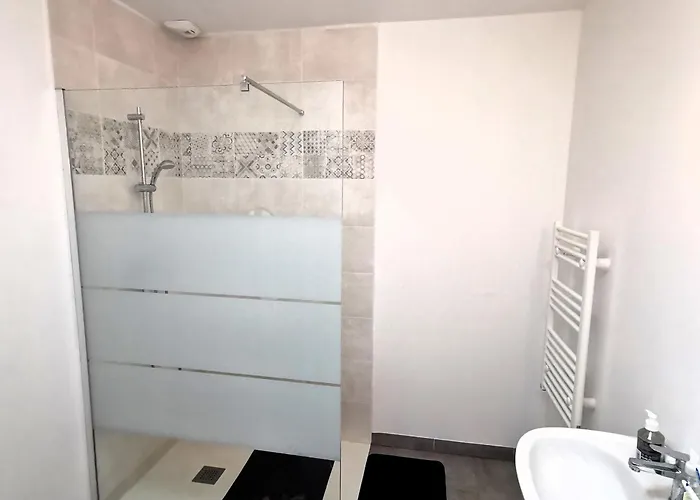 Alizes Abba - 500m De La *